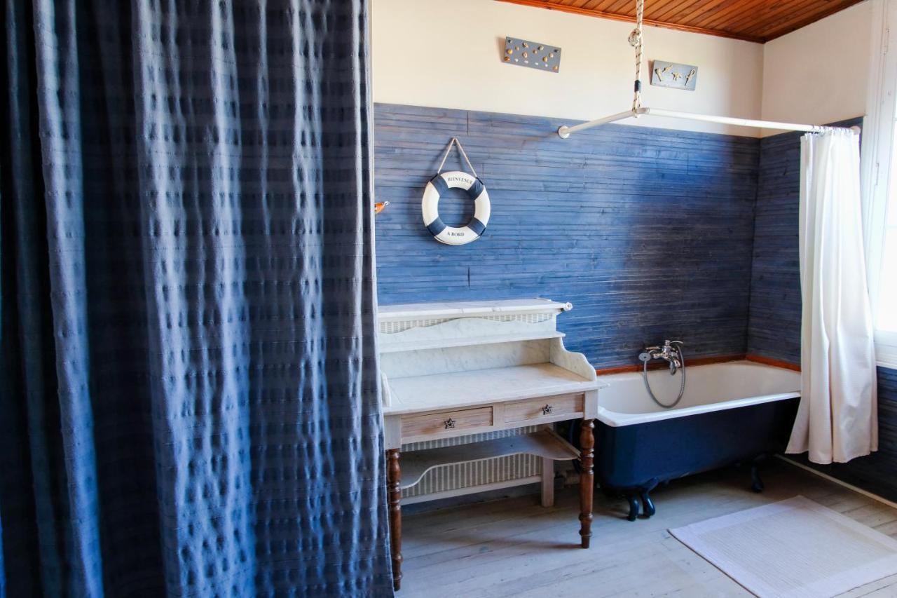 Les Gues Rivieres Bed & Breakfast Pujols  Exterior photo
