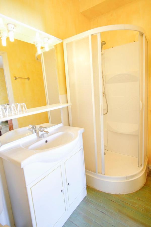 Les Gues Rivieres Bed & Breakfast Pujols  Exterior photo